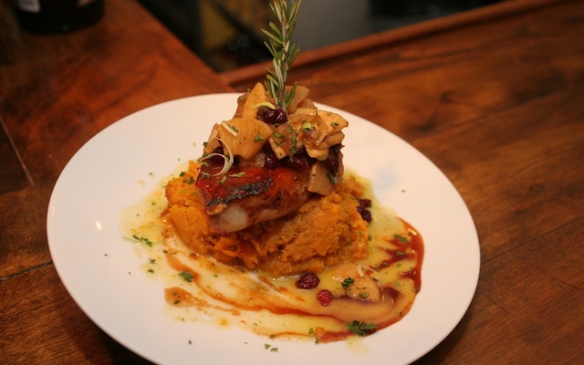 Friends_company_food_071