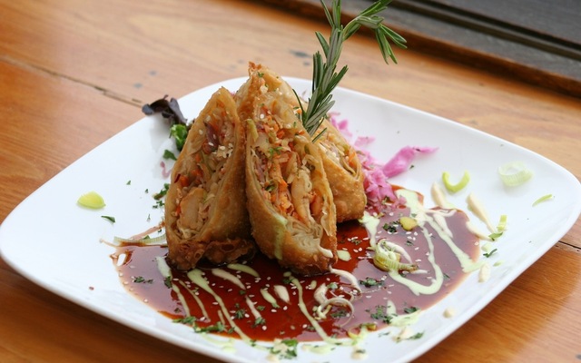 Friends_company_food_042