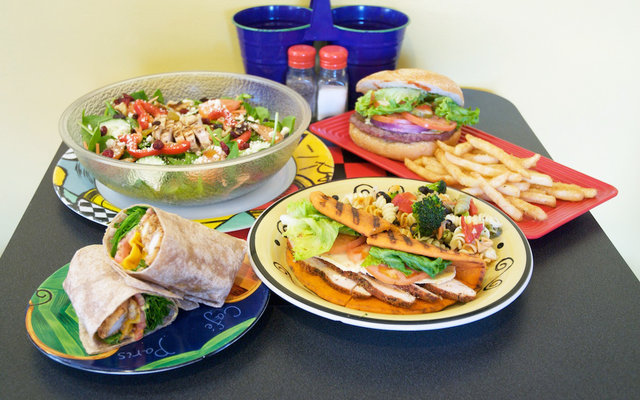 Hole_in_the_wall_deli_4