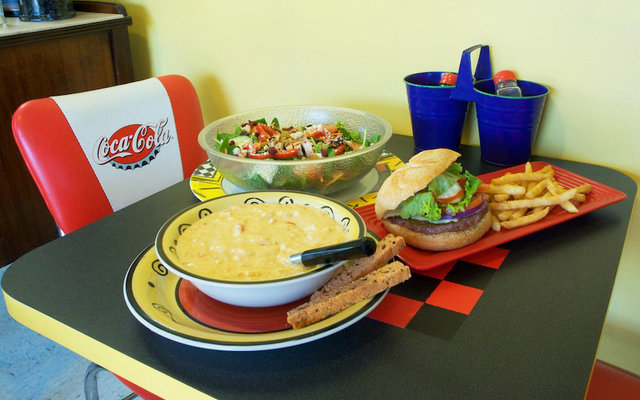 Hole_in_the_wall_deli_7