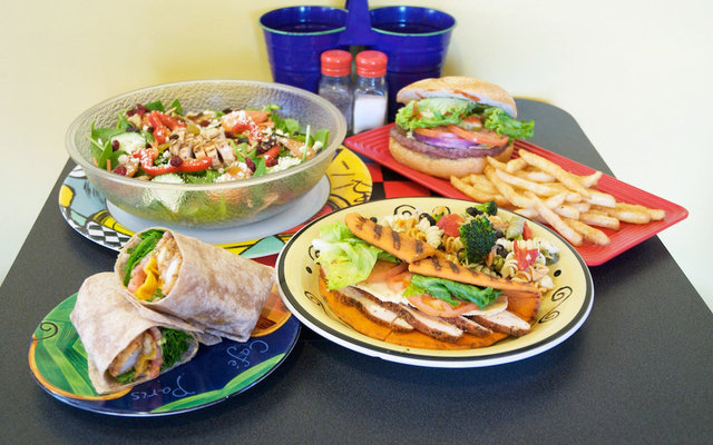 Hole_in_the_wall_deli_4