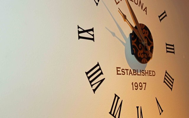 La-luna-clock