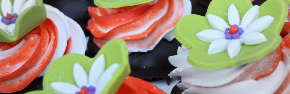 Green-and-orange-cupcakes