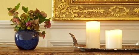 Detail_shot_lobby_candles_466x185_