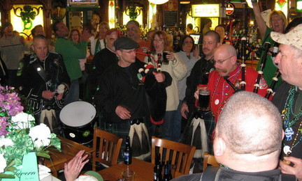 2009_parade_pix___duffy_s_with_the_emerald_society_band_014