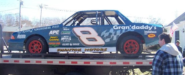 196318_204087319621390_100000603701372_718455_5387911_n