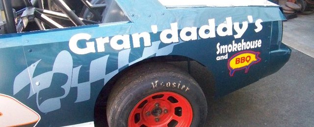 196602_204088196287969_100000603701372_718493_3996939_n