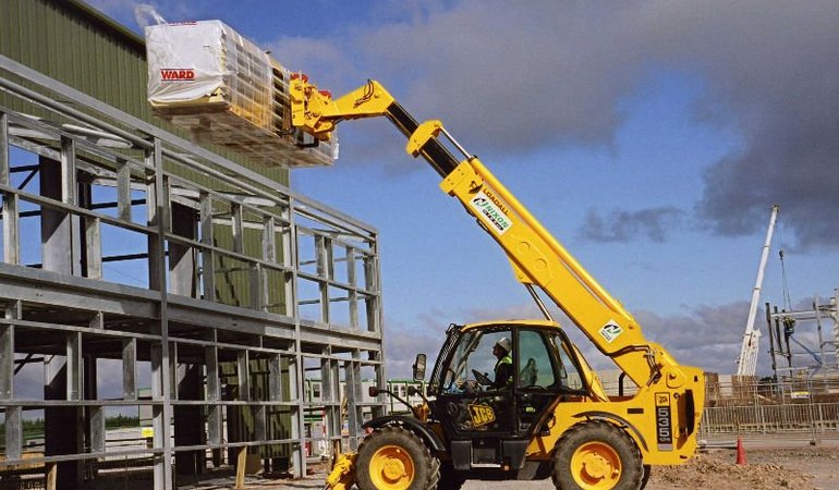 L._construction_equipment_forklift_telehandler_loader_